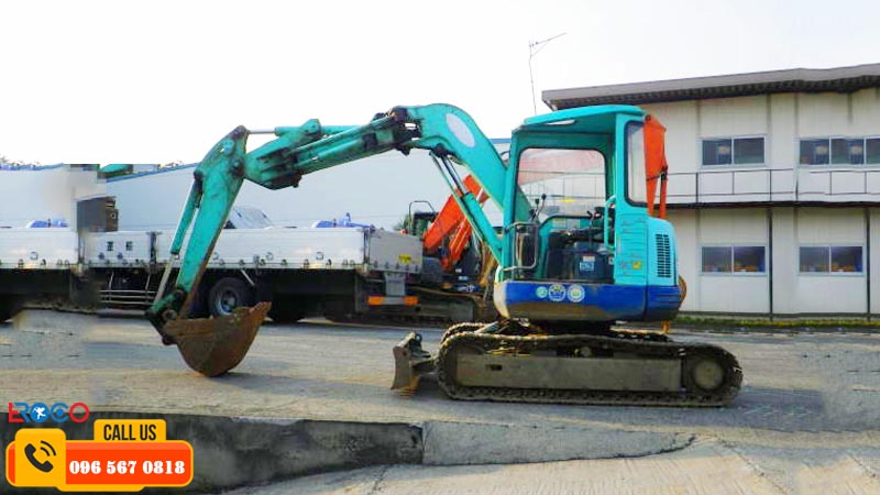 cho thuê máy xúc đào thi công thảm asphalt chuyên nghiệp