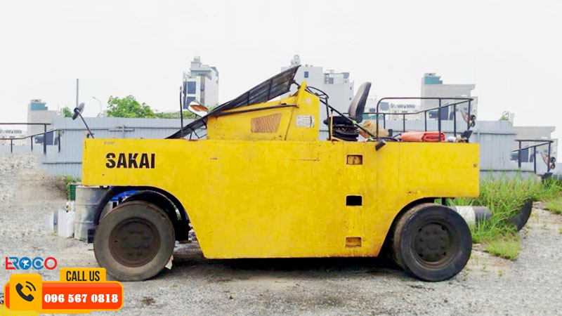 máy lu tĩnh bánh lốp Sakai 16 tấn thi công bê tông nhựa rất chuẩn