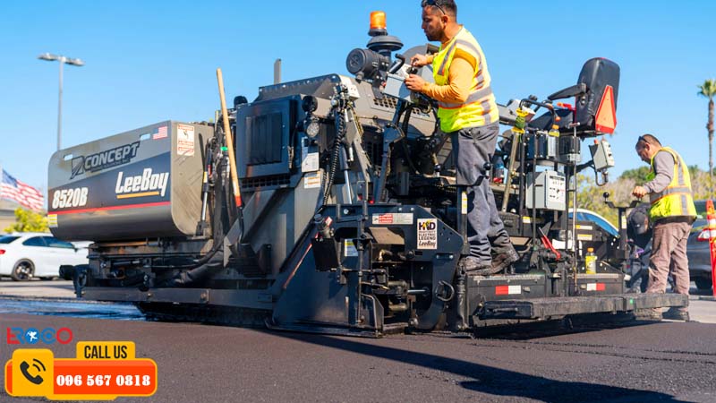 máy rải được sử dụng nhiều khi thi công thảm bê tông nhựa