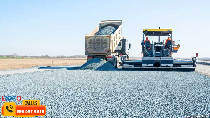 Bước chuẩn bị trước khi rải cấp phối đá dăm bằng máy rải base